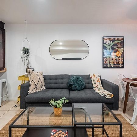 Basement Suite With Private Patio In Davenport Toronto Exterior foto